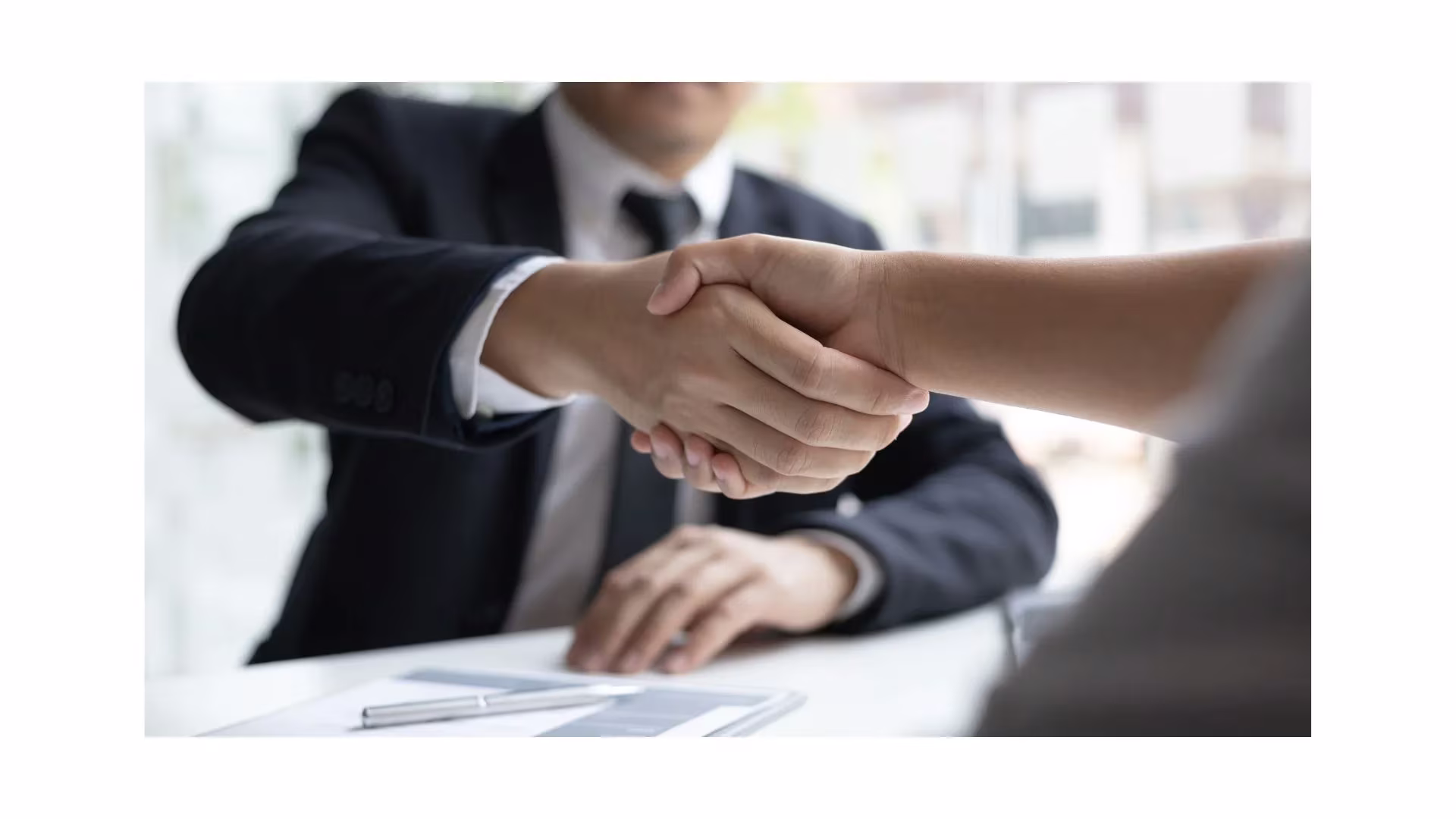 オレンジ シンプル 明るい 事業計画書 プレゼンテーション (1).webp